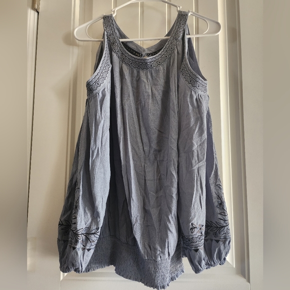 Women's Top - Picture 2 of 4